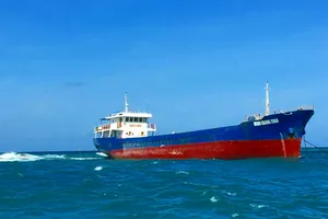 Cứu hộ tàu Minh Khang CR59 gặp nạn ở đảo Phú Qúy có nguy cơ tràn dầu
