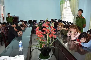 17 người dương tính ma túy trong quán karaoke ở Bình Thuận