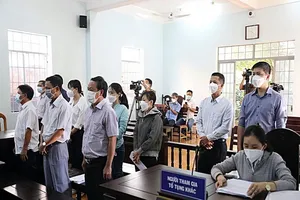 Xử cựu giám đốc, phó giám đốc Văn phòng Đăng ký đất đai chi nhánh TP Phan Thiết