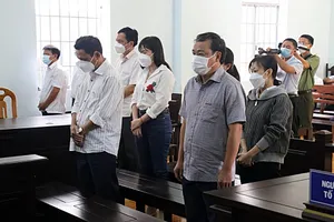 Cựu phó giám đốc và 2 cán bộ thuế ở Phan Thiết lãnh án tù