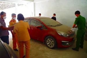 CSGT kiểm tra ô tô, phát hiện là xe bị mất trộm từ 3 năm trước