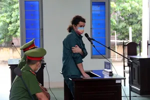 Người đàn ông Nga lãnh án tù vì trồng cần sa trong phòng ngủ