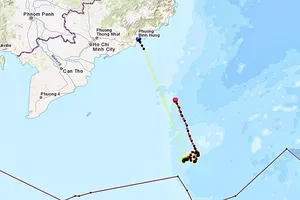 Huy động thêm tàu tham gia tìm kiếm tàu cá Bình Thuận mất liên lạc