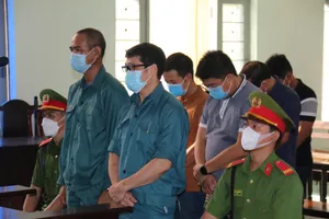 Trùm đường dây buôn lậu 136 triệu lít xăng dầu lãnh 14 năm tù