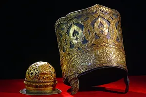 Khảo sát, bảo quản kho bảo vật có vương miện bằng vàng ròng cuối cùng của vua Chăm