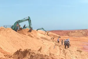 Báo cáo Bộ TN&MT vụ tràn cát khiến 1 người thiệt mạng, 3 người khác mất tích