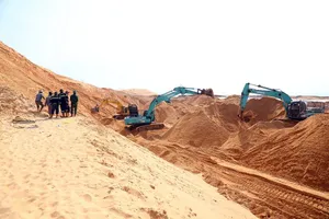 Tạm dừng khai thác mỏ titan nơi xảy ra sạt lở làm 4 công nhân thiệt mạng