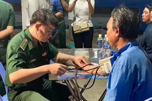 14 thuyền viên chìm tàu trên biển Côn Đảo về tới đất liền