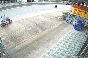 Bắt một phụ nữ 'bắt cóc' bé gái lớp 1 chở đi rồi cưỡng đoạt tài sản