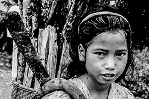 Xúc động với bức ảnh đoạt giải quốc tế Em bé K’ho và cô bé trong ảnh 27 năm trước