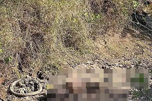 Truy tìm tung tích người đàn ông 40 tuổi nằm chết dưới mương nước 