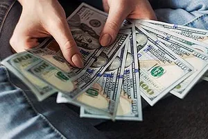 Một tiệm vàng ở Phan Thiết bị 2 người nước ngoài đánh tráo 70.000 USD