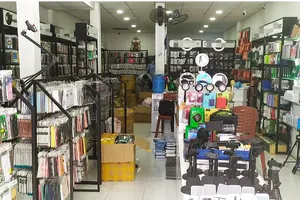 Đề nghị tịch thu 1.780 sản phẩm phụ kiện điện thoại không rõ nguồn gốc xuất xứ