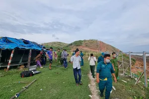 Người đàn ông treo cổ trong căn chòi cùng lá thư tuyệt mệnh