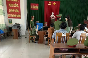 Nâng khống, rút ruột ngân sách, nguyên chủ tịch xã, kế toán trưởng bị bắt