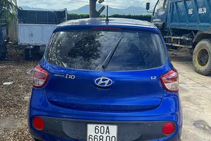 Cha giao ôtô cho con trai 16 tuổi điều khiển, tông hàng loạt xe máy chờ đèn đỏ