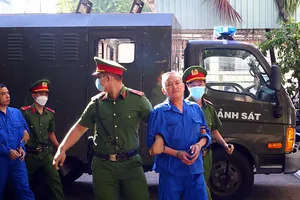 Di lý Thảo 'lụi' từ Trại giam T16 Bộ Công an về Bình Thuận xét xử