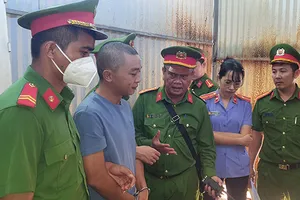 Hơn 100 cảnh sát khám xét 6 điểm liên quan đường dây khai thác vàng qui mô lớn