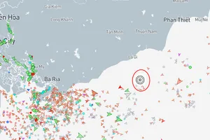 Khẩn trương 'giải cứu' con tàu gần 4.000 tấn mắc cạn trên vùng biển Bình Thuận 