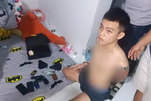 Triệt phá đường dây mua bán vũ khí, thu 4 khẩu súng, 60 viên đạn