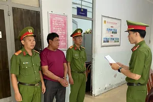 Công an bắt kẻ nói láo đáo hạn ngân hàng để lừa người khác