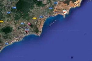 Truy tìm con tàu không người lái đang di chuyển trên biển Đông