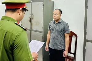 Bắt 2 nghi can lừa đảo, chiếm đoạt 32 tấn bạch tuộc sau 12 năm truy vết