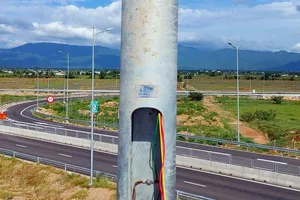 Đèn tại 2 nút giao cao tốc Phan Thiết-Dầu Giây không chiếu sáng do bị mất cắp