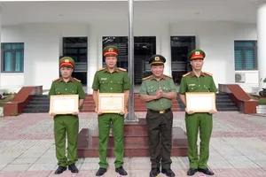 Bộ Công an khen thành tích phá nhanh vụ án mạng liên quan 2 người nước ngoài