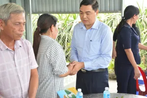 Thăm viếng 12 gia đình liệt sĩ hy sinh khi diễn tập tại Trường bắn Quốc gia khu vực 3