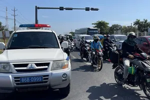 Đóng 2 nút giao cao tốc Phan Thiết - Dầu Giây, Quốc lộ 1A kẹt xe