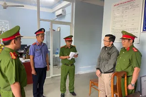 Bắt giam thầy giáo xâm hại nữ sinh lớp 10 nhiều lần tại nhà nghỉ