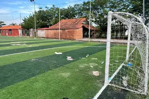 Bé trai 7 tuổi nghi bị cầu môn đè tử vong