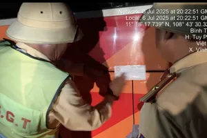 Tài xế bị tước giấy phép lái xe vẫn lái xe chở 38 hành khách trên cao tốc