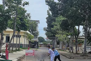 Một người bịt mắt nhảy lầu tại Bệnh viện Đa khoa Bình Thuận