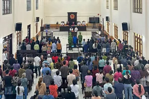 Người phụ nữ đếm tiền nhanh như máy bị phạt tù chung thân