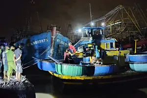 Điều tra vụ người đàn ông rơi xuống biển tử vong 