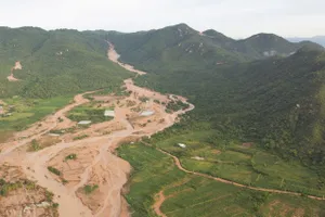 Khởi tố vụ án vỡ hồ chứa nước trên núi Tân Lai làm bé gái 13 tuổi tử vong