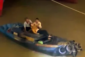 Xúc động khoảnh khắc sinh tử trên cầu Tân Lý và người hùng vô danh