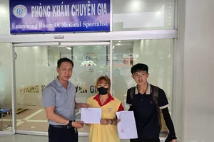 Hơn 170 triệu đồng giúp đỡ nạn nhân bị lũ cuốn dưới chân núi Tân Lai