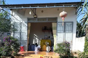 8 ngày đêm nước mắt đổ xuống dòng lũ dữ và bàn thờ không di ảnh