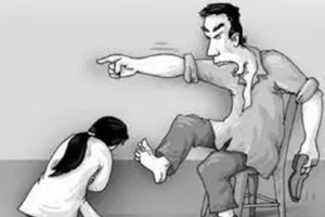 Mẹ bị bạo hành, con xót xa đứt từng khúc ruột 