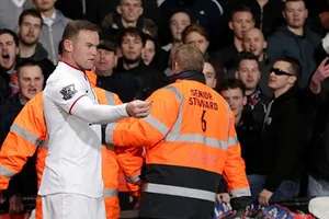 Tóm gọn kẻ định "hãm hại" Rooney