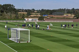 Vùi dập U19 VN, U19 Tottenham được khen là…mến khách