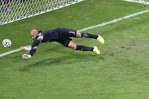  Thủ môn Mỹ lập kỷ lục World Cup về số pha cứu thua