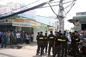 Cảnh sát nổ súng, giải cứu thành công nữ con tin trong nhà trọ 