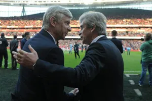  Pellegrini trách trọng tài bênh vực Arsenal