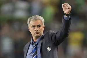 Mourinho hai lần từ chối ‘gã nhà giàu’ nước Pháp PSG