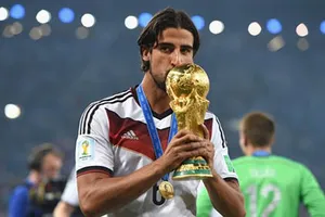 Tam đại gia nước Anh ‘đại chiến’ vì Sami Khedira