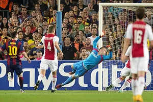  Messi-Neymar chói sáng, Barcelona đánh bại Ajax